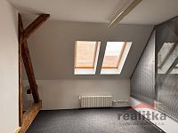 Pronájem podkrovních kancelářských prostor 117 m2, Růžová, Opava město - 7325BD47-AA78-47B6-8DF7-E19B1E160C02.JPG