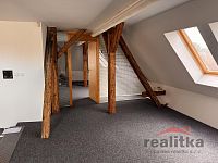 Pronájem podkrovních kancelářských prostor 117 m2, Růžová, Opava město - A517ED03-8BC5-4435-A40D-D0C1E14F3CE4.JPG
