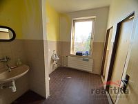 !!! REZERVACE !!! Prodej budovy s obchodními, sklad. a výrobními prostory, ul. Hlavní, Brumovice - IMG_5819.jpg