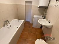 !!! REZERVACE !!! Prodej rodinného domu s garáži a zahradou, Klokočov, Vítkov - IMG_1405.jpg