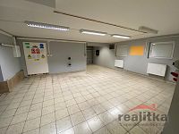 !!! REZERVACE !!! Prodej rodinného domu, bytem 3+kk, garáží a zahradou, ul. Lužická, Opava - IMG_1745.jpg