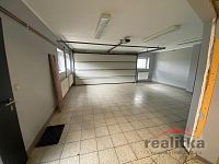 !!! REZERVACE !!! Prodej rodinného domu, bytem 3+kk, garáží a zahradou, ul. Lužická, Opava - IMG_1748.jpg