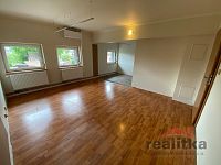 !!! REZERVACE !!! Prodej rodinného domu, bytem 3+kk, garáží a zahradou, ul. Lužická, Opava - IMG_1786.jpg