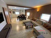 !!! REZERVACE !!! Prodej rodinného domu, bytem 3+kk, garáží a zahradou, ul. Lužická, Opava - IMG_1798.jpg