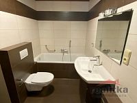 !!! REZERVACE !!! Prodej rodinného domu, bytem 3+kk, garáží a zahradou, ul. Lužická, Opava - IMG_1801.jpg