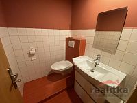 !!! REZERVACE !!! Prodej rodinného domu, bytem 3+kk, garáží a zahradou, ul. Lužická, Opava - IMG_1810.jpg