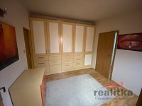 !!! REZERVACE !!! Prodej rodinného domu, bytem 3+kk, garáží a zahradou, ul. Lužická, Opava - IMG_1818.jpg