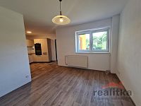 Prodej RD s byty 3+kk, 2+kk, kosmetickým salonem a zahradou na Ratibořské ul. v Opavě. - 20250723_101228.jpg