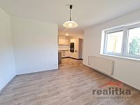 Prodej RD s byty 3+kk, 2+kk, kosmetickým salonem a zahradou na Ratibořské ul. v Opavě. - 20250723_101254.jpg