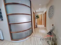 Prodej RD s byty 3+kk, 2+kk, kosmetickým salonem a zahradou na Ratibořské ul. v Opavě. - 20250723_102332.jpg