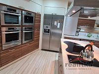 Prodej RD s byty 3+kk, 2+kk, kosmetickým salonem a zahradou na Ratibořské ul. v Opavě. - 20250728_100154.jpg