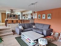 Prodej RD s byty 3+kk, 2+kk, kosmetickým salonem a zahradou na Ratibořské ul. v Opavě. - 20250728_100209.jpg