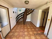 Prodej rodinného domu 5+1 a 1+1 s garáži, hospodářskou budovou a zahradou, Skřipov, okres Opava - IMG_1861.jpg