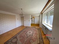 Prodej rodinného domu 5+1 a 1+1 s garáži, hospodářskou budovou a zahradou, Skřipov, okres Opava - IMG_1884.jpg