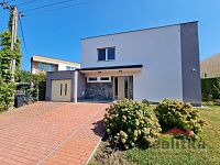 Rodinný dům s garáží a zahradou na ul. Marie Majerové v Hlučíně - 20250901_122444.jpg