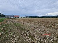 Prodej pozemku pro komerční výstavbu v Podvihově, okr. Opava - 20250916_114550.jpg