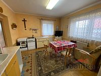 Prodej dvougeneračního domu se dvěma byty 3+kk, garáží a zahradou – Malé Hoštice, Opava - IMG_3038.jpg