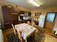 Prodej dvougeneračního domu se dvěma byty 3+kk, garáží a zahradou – Malé Hoštice, Opava - IMG_3076.jpg