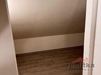 Pronájem podkrovního bytu 2+kk, Litultovice, okres Opava - 2AD76883-5051-4DDD-A8AC-A3BF85250745.JPG