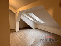 Pronájem podkrovního bytu 2+kk, Litultovice, okres Opava - 74C4869D-C2B5-4FA5-ABEB-D00766C4F469.JPG