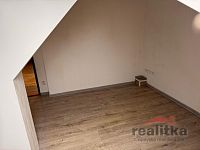 Pronájem podkrovního bytu 2+kk, Litultovice, okres Opava - 9B3D1B37-107E-4896-936D-1F8527563DD6.JPG