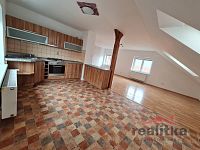 Pronájem bytu 4+kk na Hlučínské ul. v Opavě.