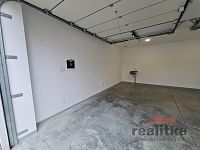 Pronájem parkovacího stání v garáži na ul. Na Prachovníku, Opava - 20240305_084030.jpg