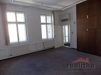 Pronájem komerčních prostor 148 m2 v centru Opavy - DSCN8688.JPG