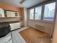 !!! REZERVACE !!! Prodej slunného bytu 59 m2, 2+1, Opava, ul. Holasická - IMG_8039.jpg