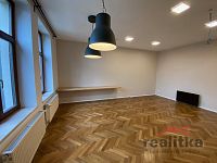Prodej velkého bytu 4+1, 109 m² se zahradou, ul. Olomoucká, Opava - IMG_0037.jpg