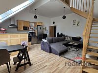 Prodej mezonetového bytu 3+kk, 98m2, se zahradou a parkováním, Opava Předměstí - 20250909_090832.jpg