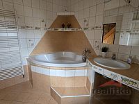 Pronájem bytu 3+kk 85m2, s terasou 15m2 a zahradou, Opava, ul. Hořicova - 20251116_120554.jpg