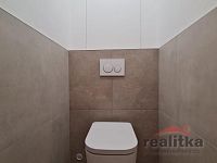 Pronájem bytu 4+1 s lodžií na ul. 17. listopadu v Opavě - 20251121_105855.jpg