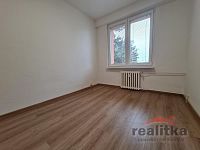 Pronájem bytu 4+1 s lodžií na ul. 17. listopadu v Opavě - 20251121_110019.jpg