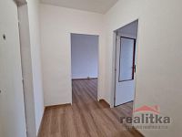 Pronájem bytu 4+1 s lodžií na ul. 17. listopadu v Opavě - 20251121_110030.jpg