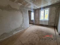 Prodej bytu 3+1 na Krnovské ul. v Opavě - 20251016_135635.jpg