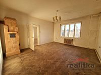 Prodej bytu 3+1 na Krnovské ul. v Opavě - 20251118_145953.jpg