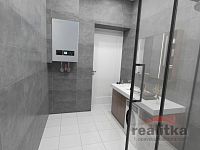 Prodej bytu 3+1 na Krnovské ul. v Opavě - bathroom-4.jpg