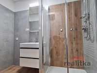 Pronájem bytu 2+1 s lodžií na ul. SPC v Krnově - 20251203_111656.jpg