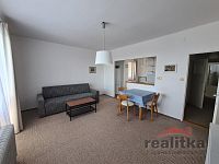 Pronájem bytu 3+1 se 3 lodžiemi, 67m2, Opava, ul. Haškova - 20240710_153222.jpg