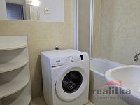 Prodej velkého bytu 3+1, 73m2, s balkónem, zahradou a parkováním, Opava, ul. U Fortny - 20251209_144636.jpg