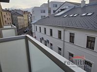 Prodej velkého bytu 3+1, 73m2, s balkónem, zahradou a parkováním, Opava, ul. U Fortny - 20251209_144851.jpg