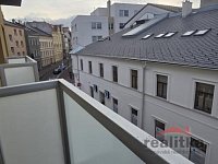 Prodej velkého bytu 3+1, 73m2, s balkónem, zahradou a parkováním, Opava, ul. U Fortny - 20251209_144851.jpg