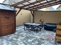 Prodej moderně zrekonstruovaného rodinného domu 4+kk s terasou, ul. Hillova, Opava - IMG_1061-1.jpeg