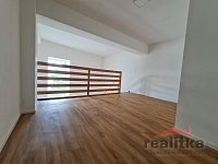 Pronájem nového mezonetového bytu 2+kk na Rolnické ul. v Opavě - 20250730_161937.jpg