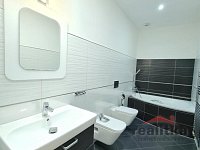 Pronájem bytu 2+kk, Nákladní ul., Opava - 20251216_082206.jpg