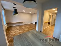 Prodej prostorného bytu 110 m² , 4+1 se zahradou – Opava, ul. Olomoucká - IMG_0039.jpg