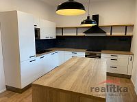 Prodej prostorného bytu 110 m² , 4+1 se zahradou – Opava, ul. Olomoucká