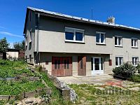 Prodej rodinného domu 1+1 a 5+1 s garáži, zahradou a hospodářskou budovou, okres Opava, obec Skřipov