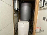 Nabízíme rodinný dům 4+1 s fotovoltaikou, dvougaráží, bazénem a zahradou, Ostrava - Stará Bělá - IMG_1551.jpeg